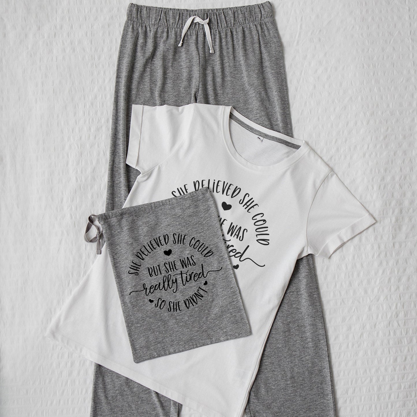 Pyjama Set mit Spruch bedruckter Schlafanzug T-Shirt und lange Hose grau weiß Motivation zu müde - Tachinedas Kreativshop