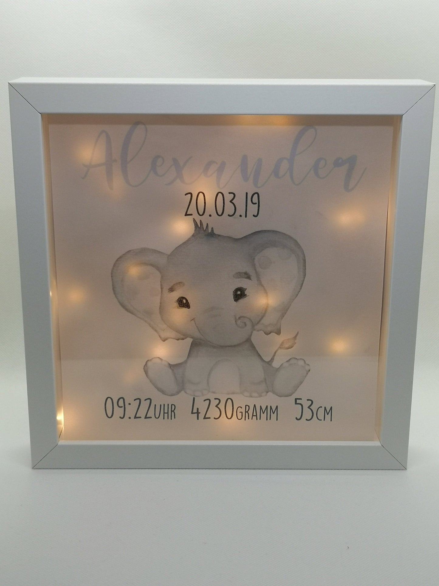 Beleuchteter Bilderrahmen personalisiert Leuchtrahmen Elefant Geschenk zur Geburt oder Taufe mit Namen Datum Junge Leuchtbild Nachtlicht - Tachinedas Kreativshop