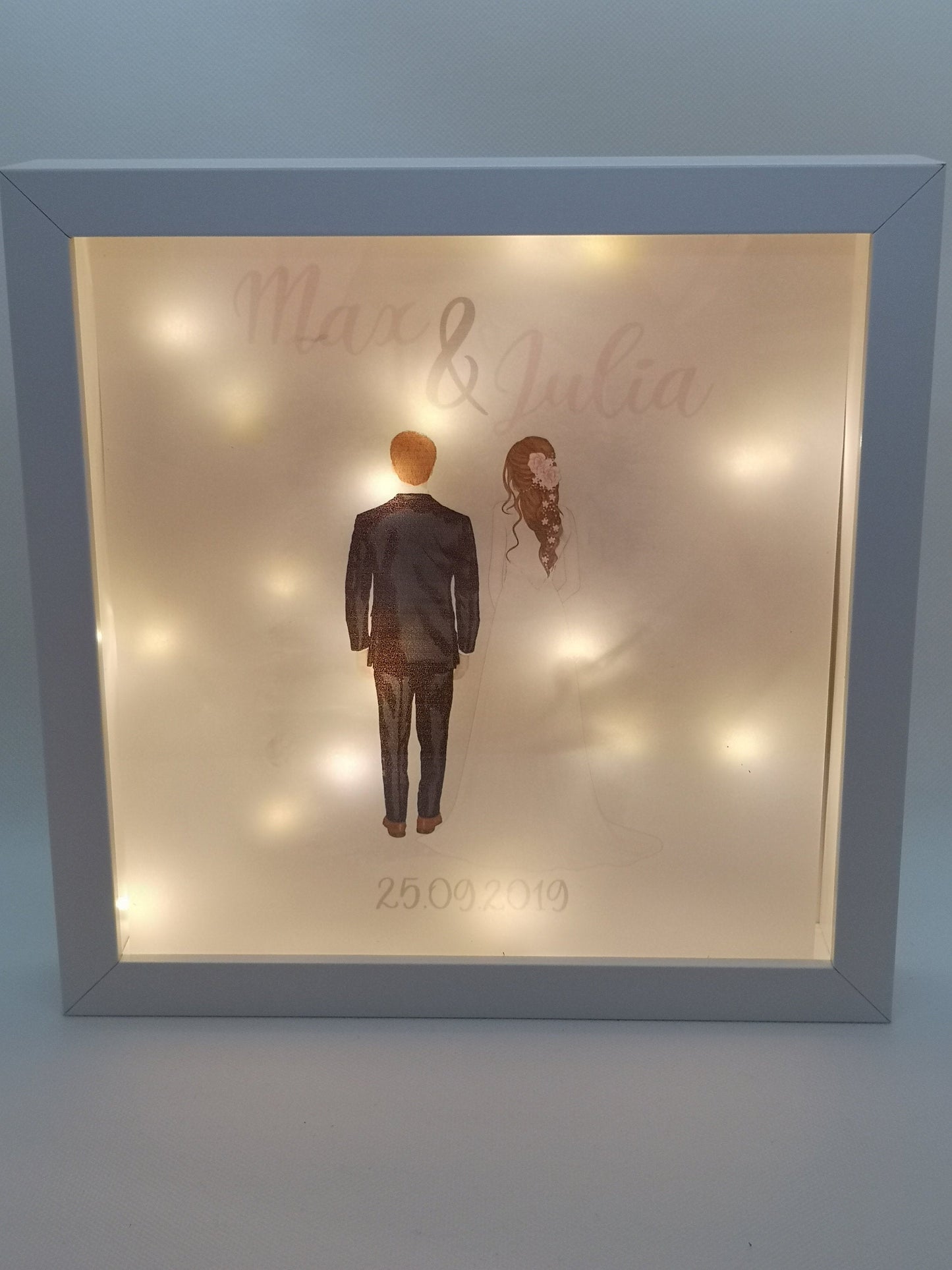 Beleuchteter Bilderrahmen personalisiert Leuchtrahmen Geschenk zur Hochzeit mit Namen und Datum Leuchtbild Nachtlicht - Tachinedas Kreativshop
