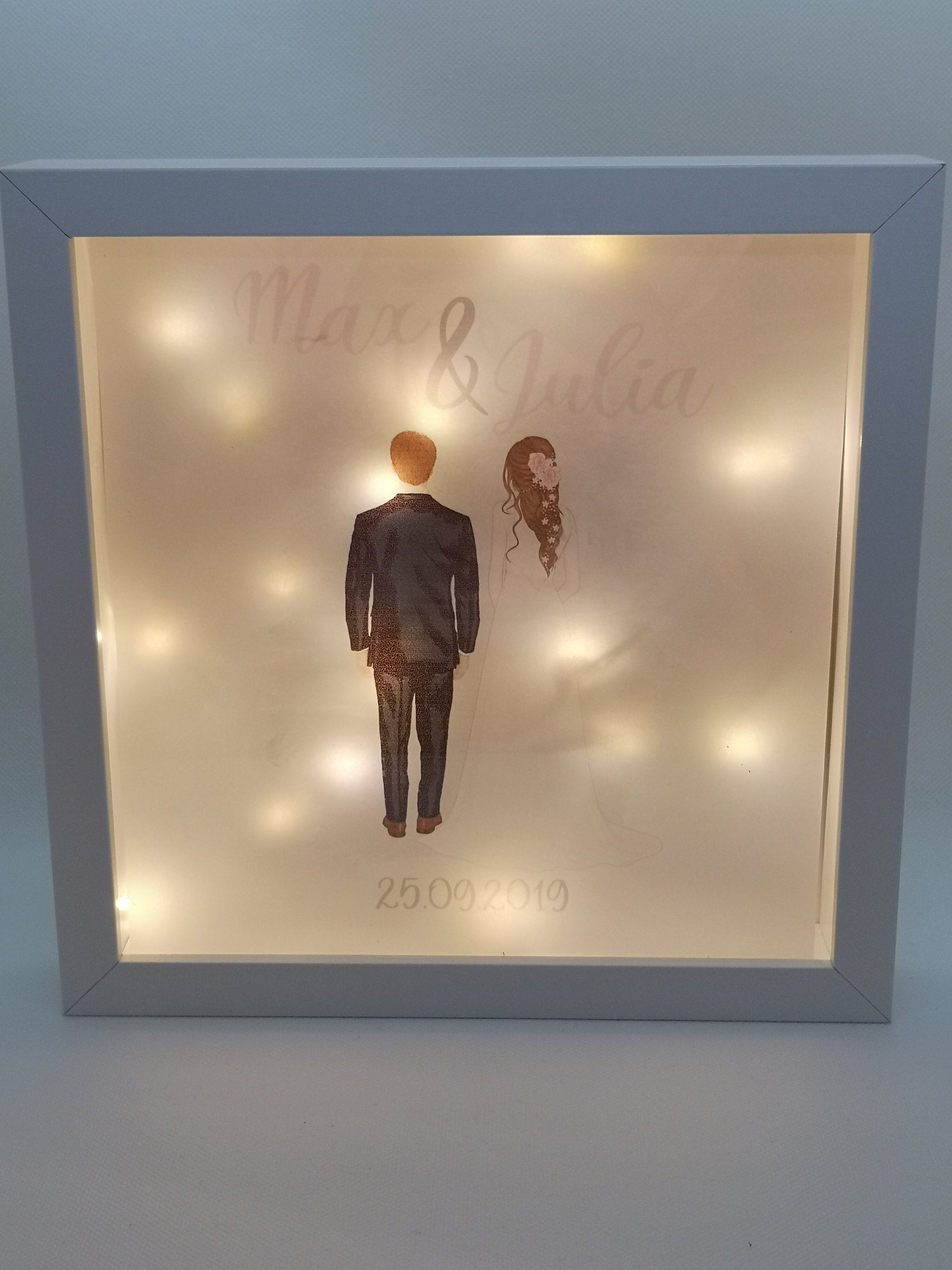Beleuchteter Bilderrahmen personalisiert Leuchtrahmen Geschenk zur Hochzeit mit Namen und Datum Leuchtbild Nachtlicht - Tachinedas Kreativshop