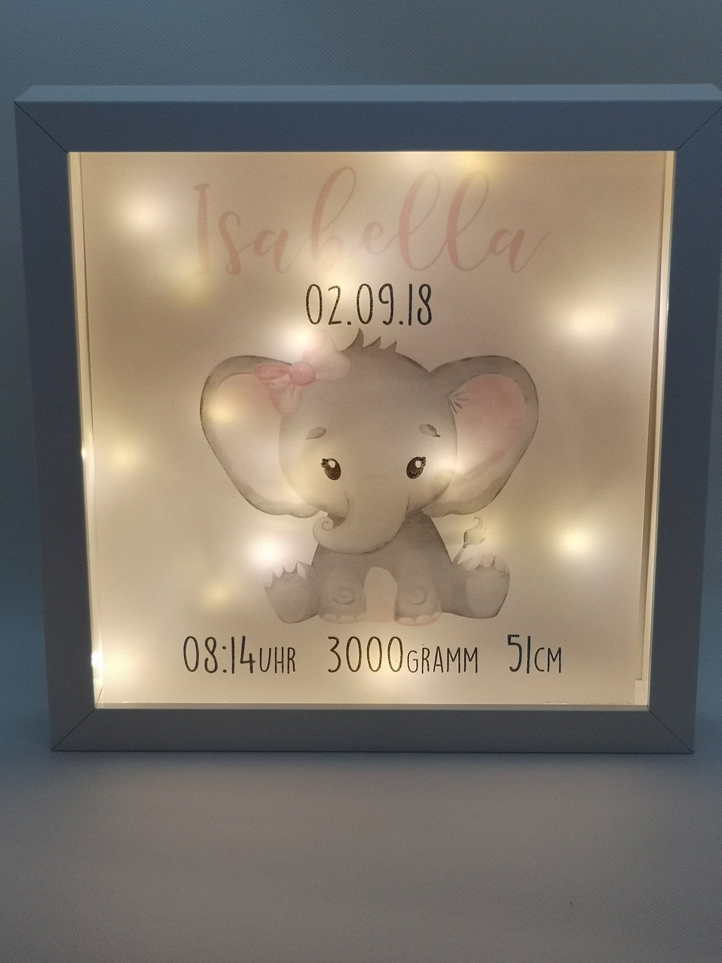 Beleuchteter Bilderrahmen personalisiert Leuchtrahmen Elefant Geschenk zur Geburt oder Taufe mit Namen Datum Mädchen Leuchtbild Nachtlicht - Tachinedas Kreativshop