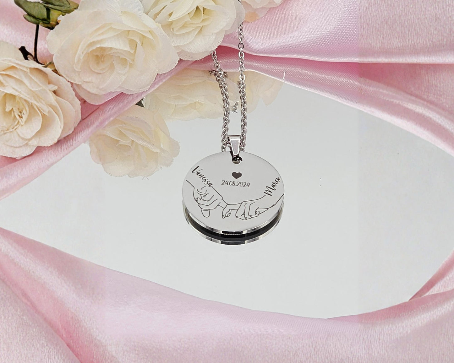 Personalisierte Halskette mit Gravur Hände Namen und Datum Edelstahl Anhänger für Paare