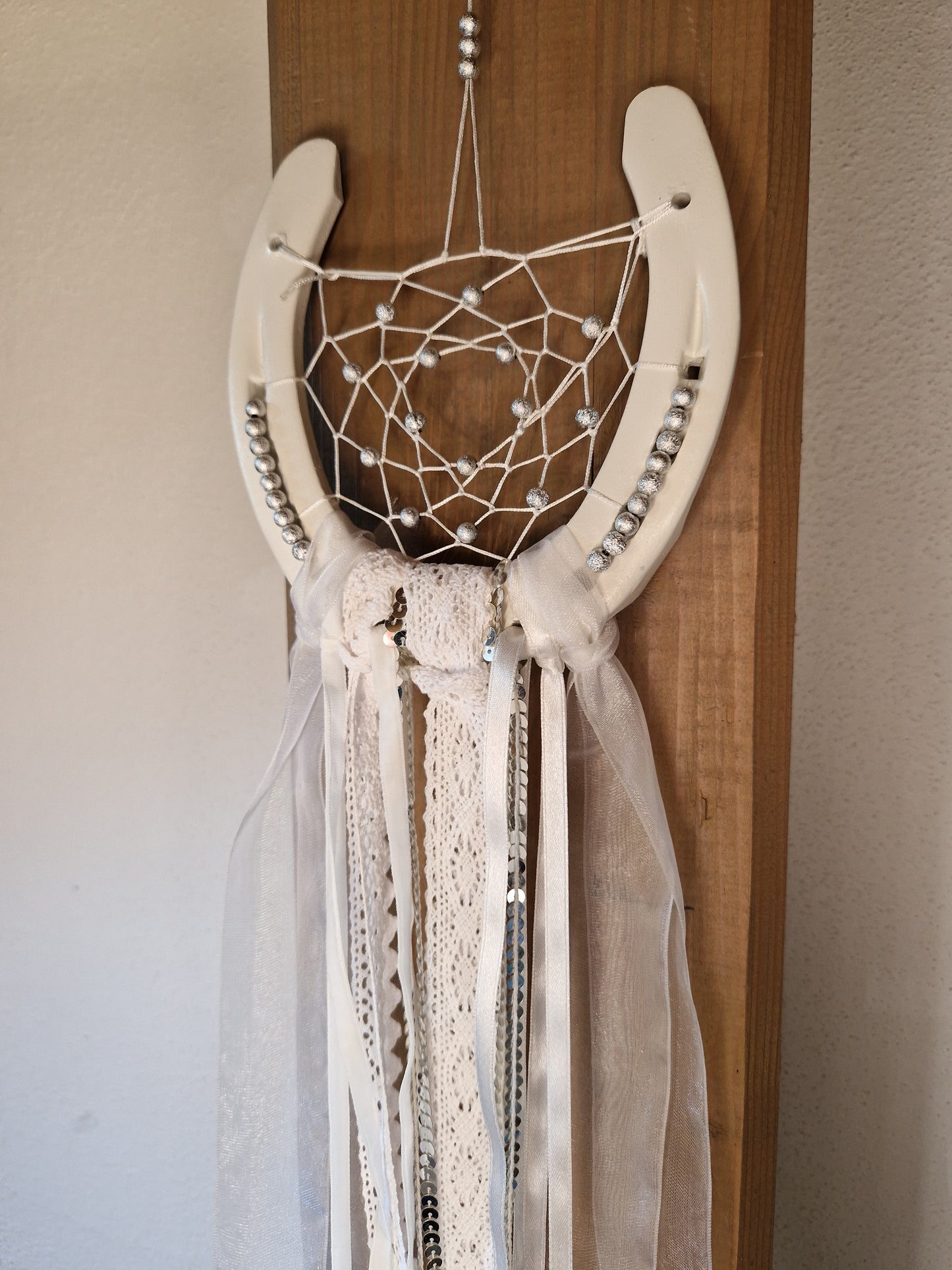 Personalisierter Traumfänger Hufeisen Geschenkidee zur Hochzeit Dreamcatcher weiß