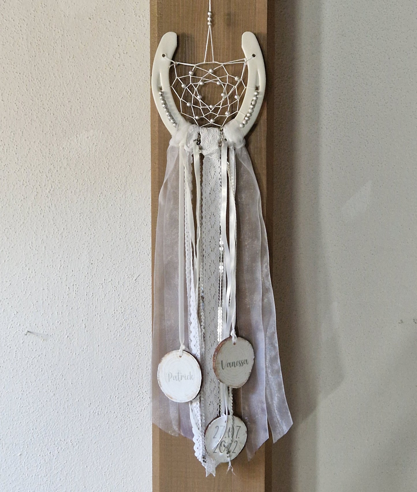 Personalisierter Traumfänger Hufeisen Geschenkidee zur Hochzeit Dreamcatcher weiß