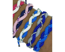 Lade das Bild in den Galerie-Viewer, Makramee Armband geknüpft Sommerfarben mit Perlen
