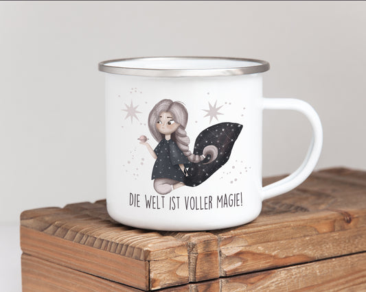 Bedruckte Emaille Tasse mit Motiv und Spruch Die Welt ist voller Magie - Tachinedas Kreativshop