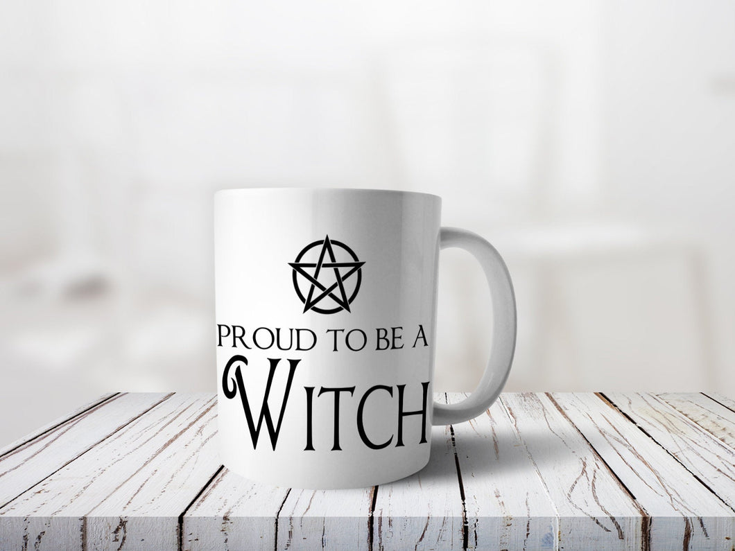 Bedruckte Tasse mit Pentagramm und Spruch Proud to be a witch - Tachinedas Kreativshop