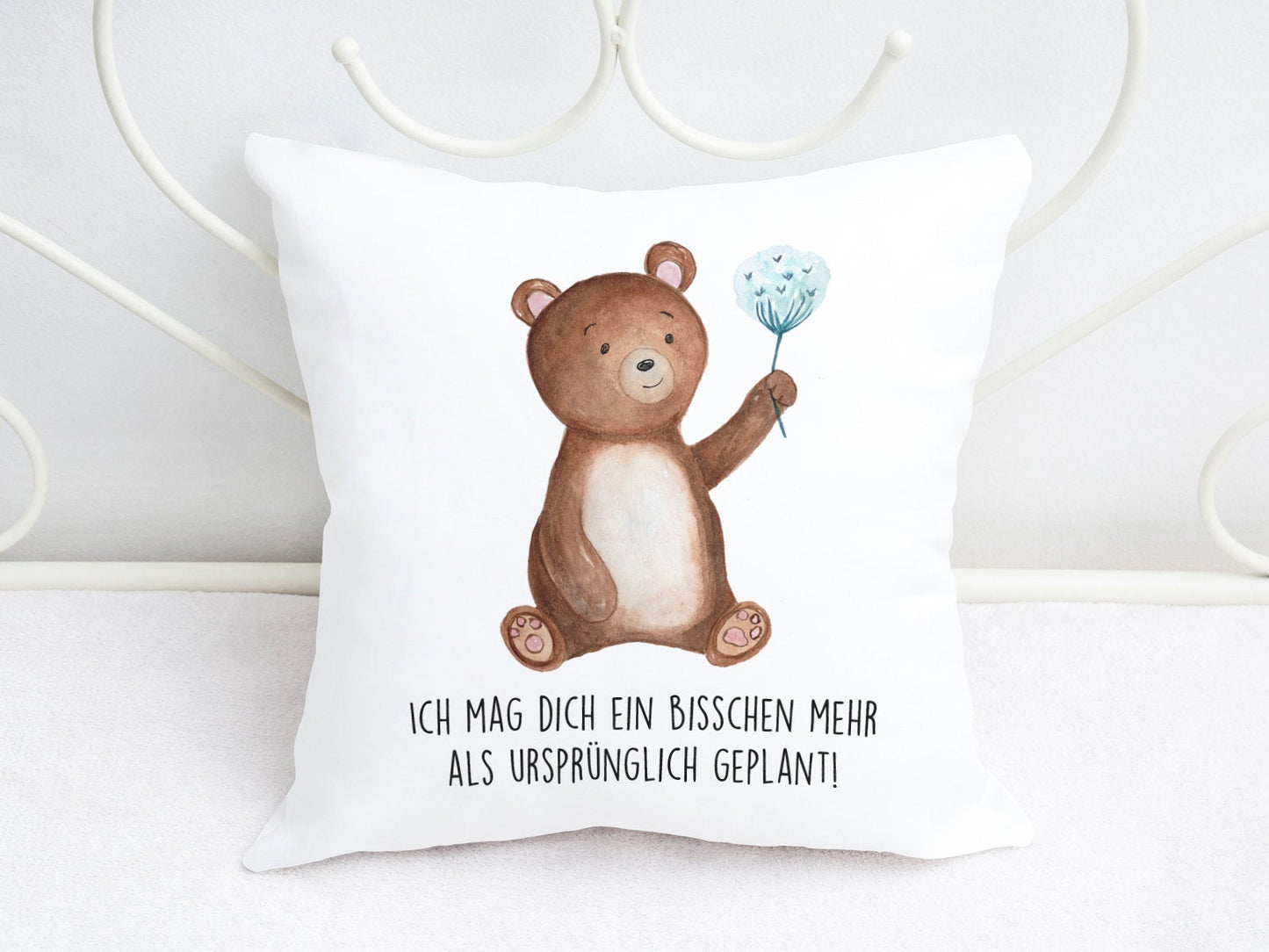 Kissen mit Bär und Spruch Ich mag dich ein bisschen mehr als ursprünglich geplant - Tachinedas Kreativshop