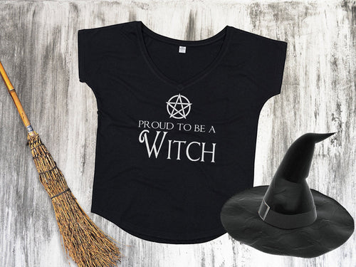 Lockeres Shirt mit Spruch Proud to be a witch und Pentagramm - Tachinedas Kreativshop