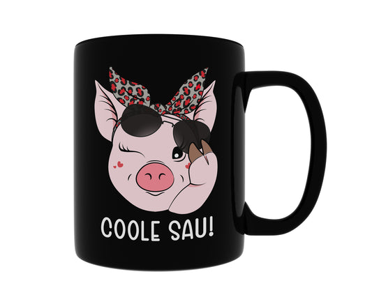 Schwarze Kaffeetasse mit Schwein und Spruch Coole Sau